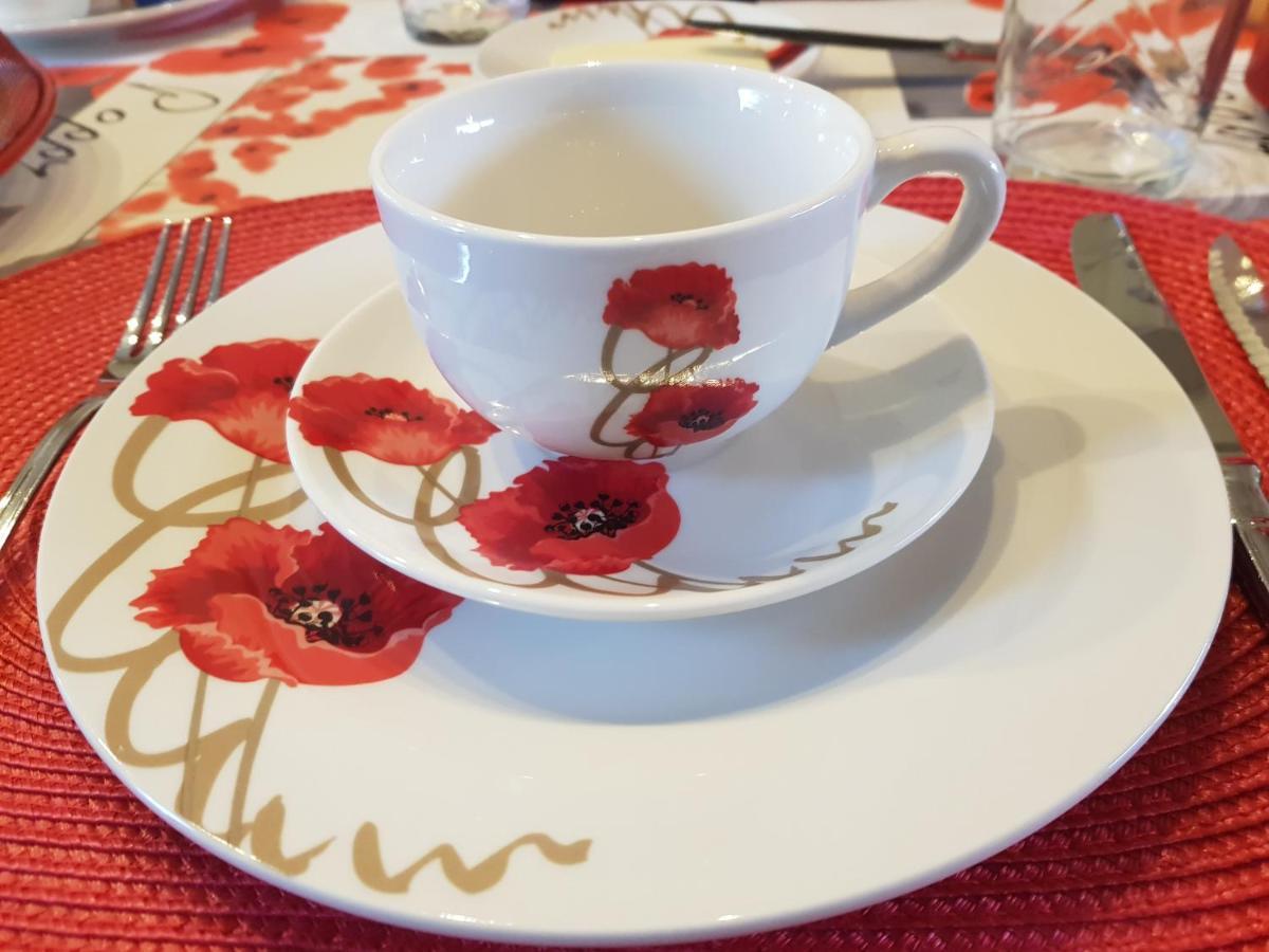 Mary'S Poppies - Bed & Breakfast Blandain Экстерьер фото